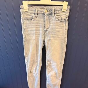 American Eagle Outfitters Light Wash Skinny Jeans